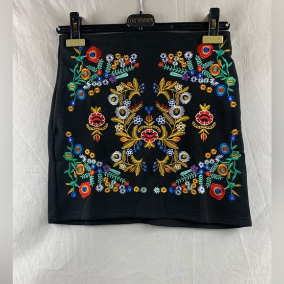 Boho Embroidered High-Rise Mini Skirt - Picture 6 of 6